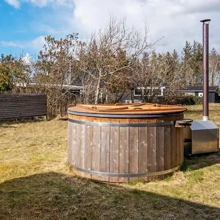 6 Person In Logstor-by Traum Løgsted